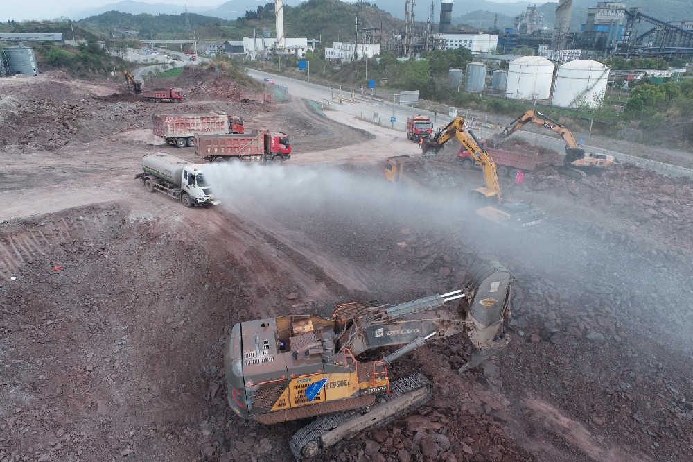不停工、不斷檔，假期建設(shè)忙！